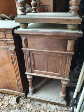 Mesita auxiliar madera maciza antigua