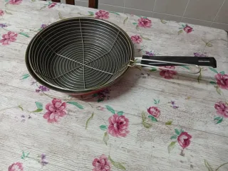 Frigideira com cesto