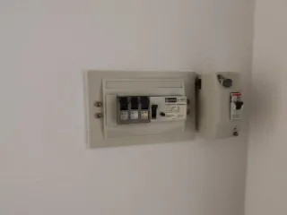 Electricista económico 24hs. Reparación fontaneria