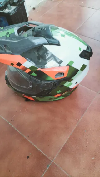 Casco Moto con Soporte Cámara