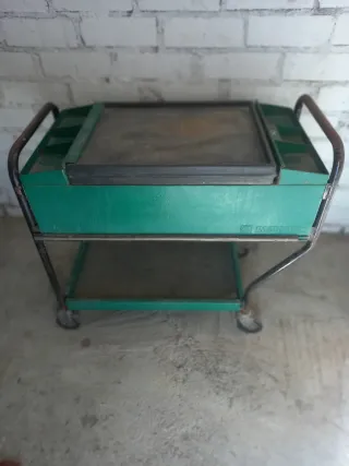 Carrito de herramientas verde