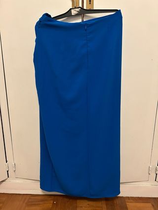 Falda azul talla M con nudo a conjunto con zapatos