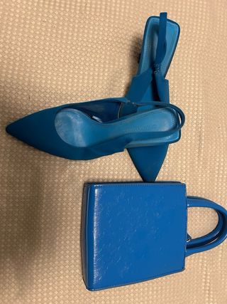 Falda azul talla M con nudo a conjunto con zapatos