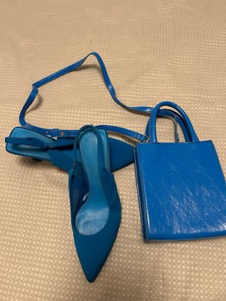 Falda azul talla M con nudo a conjunto con zapatos