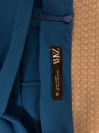 Falda azul talla M con nudo a conjunto con zapatos