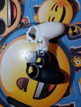 Funda Protectora Mando PS4 Negra y Blanca