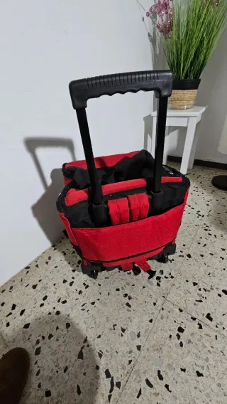 Mochila nevera con ruedas roja y negra