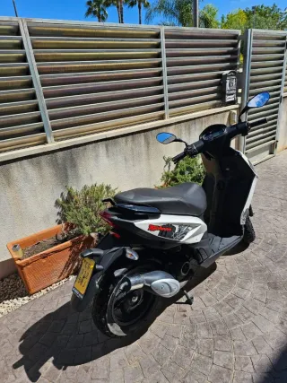 Piaggio Zip 50cc Scooter Blanca