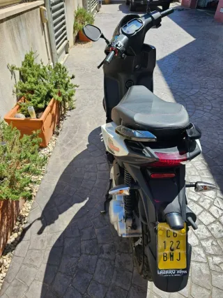 Piaggio Zip 50cc Scooter Blanca