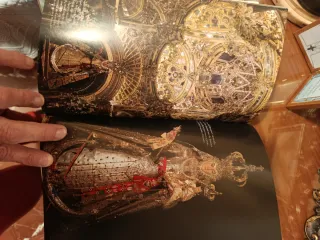 Libro las Joyas de la Virgen en perfecto estado.