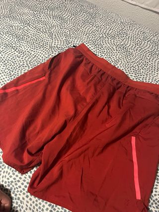 Pantalones cortos Nike rojos