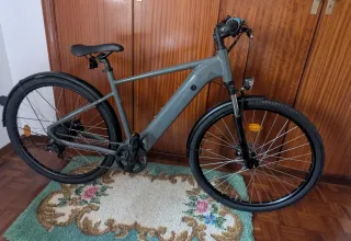 Bici eléctrica gris poco uso Negociable