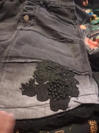 Falda Desigual Negra y Gris