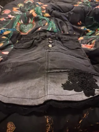 Falda Desigual Negra y Gris