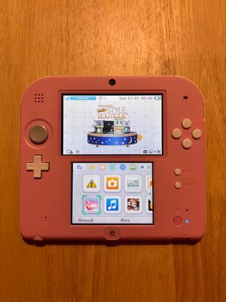 Nintendo 2DS + Tomodachi Life + New Style Boutique