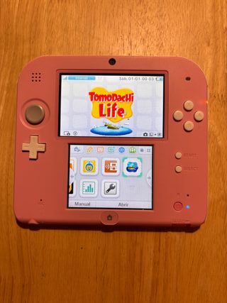 Nintendo 2DS + Tomodachi Life + New Style Boutique