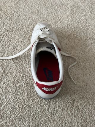 Zapatillas Nike Blancas y Rojas