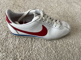 Zapatillas Nike Blancas y Rojas