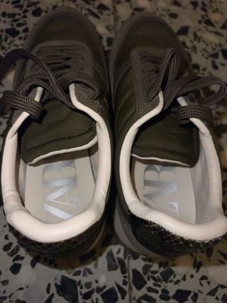 Zapatillas Zara verde y marrón