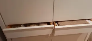 Aparador blanco lacado: 4 puertas, 2 cajones