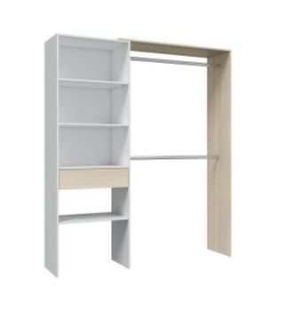 Armario abierto con estanterías