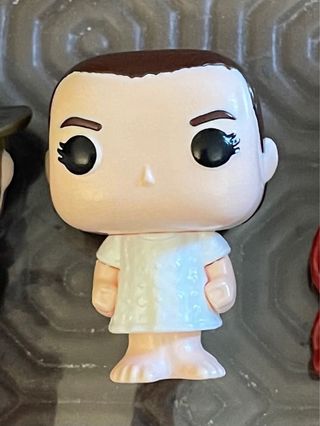 Once,Dustin, Eddie, Steve, Steve del revés y nancy