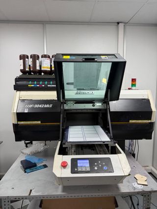 Impresora UV Mimaki UJF-3042 MkII 4900€