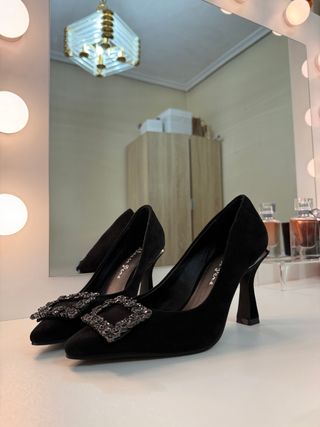 Zapatos tacón ante negro hebilla pedrería