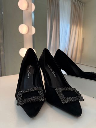 Zapatos tacón ante negro hebilla pedrería