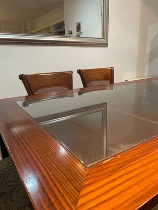 Mesa de comedor de madera maciza con cristal