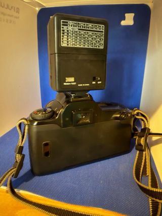 Canon EOS 3000 Reflex + Flash Hanimex X214