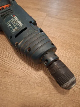 Taladro Percutor Black & Decker Compacto