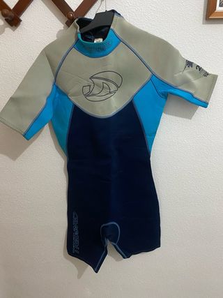 Traje neopreno y 2 escarpines Talla 44