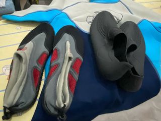 Traje neopreno y 2 escarpines Talla 44