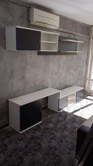Mueble de salón blanco y negro