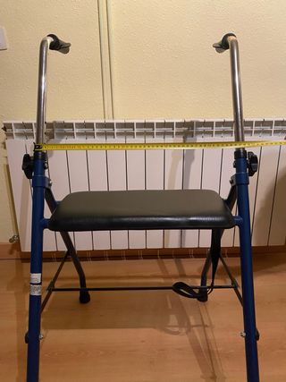 Andador plegable con asiento