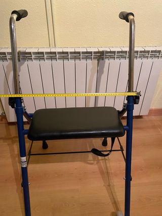 Andador plegable con asiento