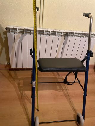 Andador plegable con asiento