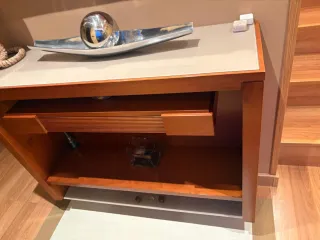 Mueble recibidor madera maciza y cristal