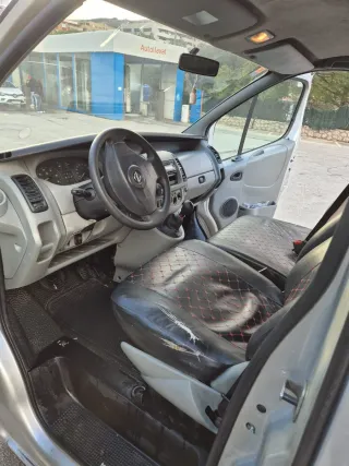 opel vivaro 2.5 2.5dti 2005