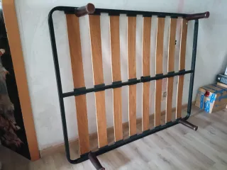 Somier de madera y metal Con colchón Flex