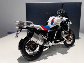 Bmw R1250 GS escala 1:10