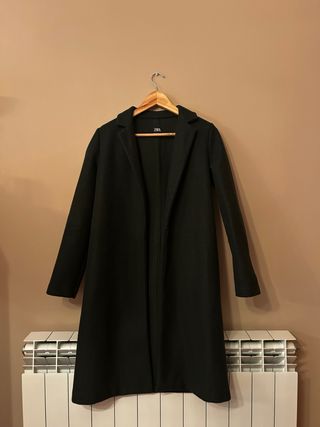 Abrigo largo Zara verde