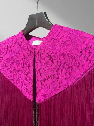 Capa o mantón encaje buganvilla con flecos largo