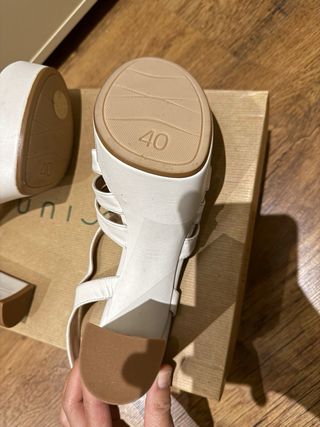 Sandalias plataforma Unisa blancas