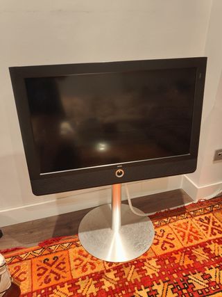 Televisión Loewe Negra y Plateada