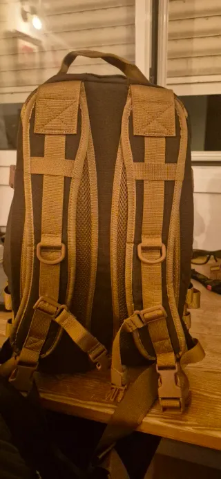 Mochila Táctica Helikon-Tex Raccoon Negra/marron