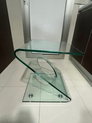 Mesa auxiliar de cristal moderna y ligera