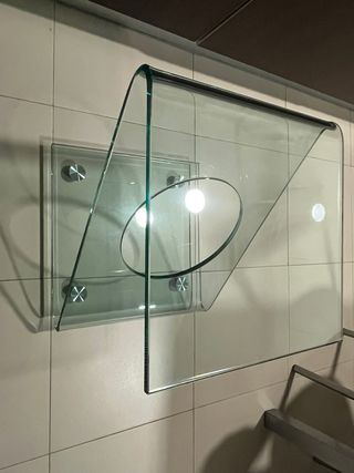 Mesa auxiliar de cristal moderna y ligera