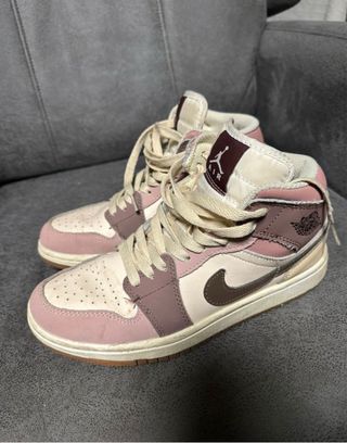 Jordan retro se dark pony Donna Beige e Rosa